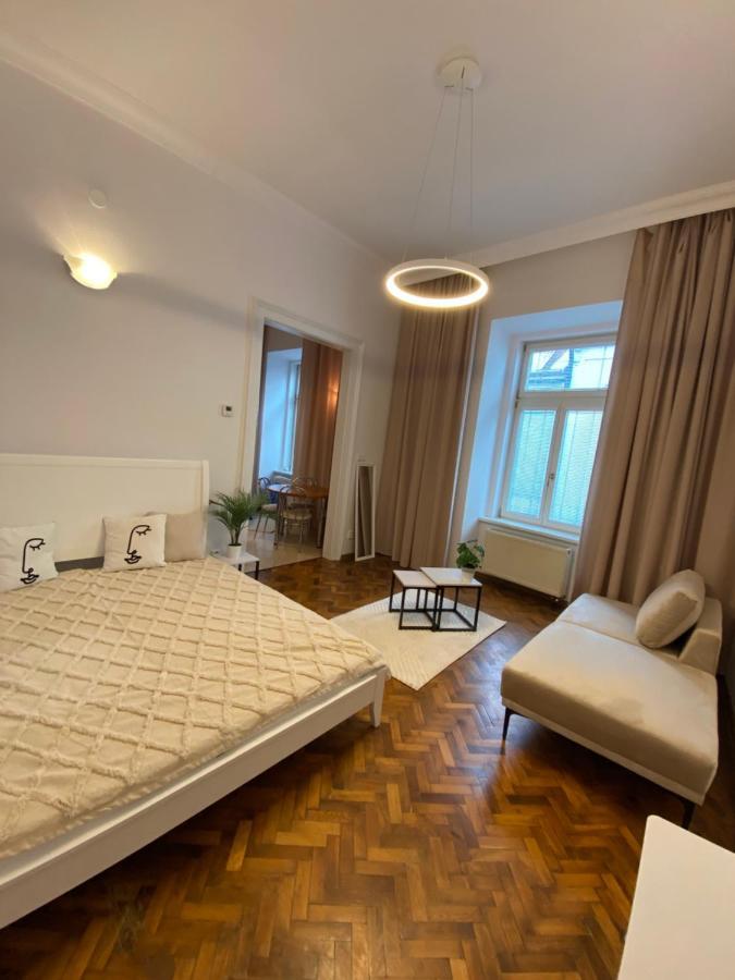 Apartment In City Center Кошице Екстериор снимка
