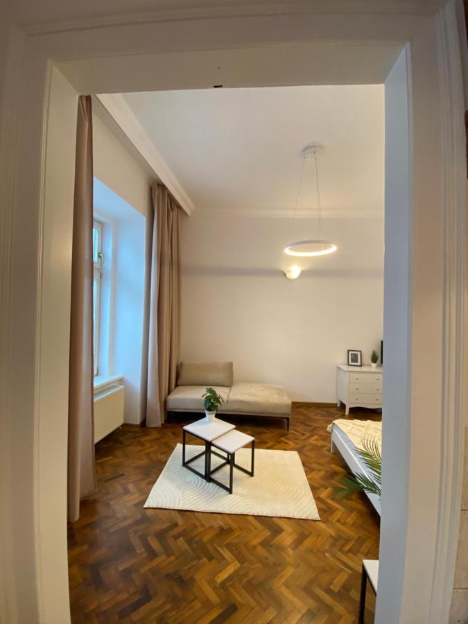 Apartment In City Center Кошице Екстериор снимка